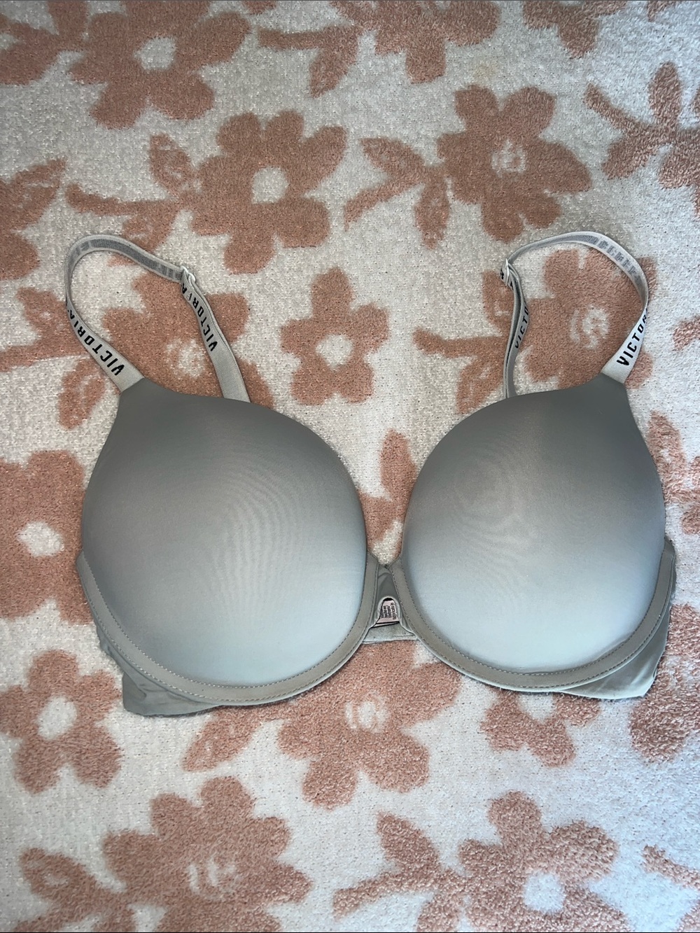 Victoria's Secret Light Gray Molded T-Shirt Bra